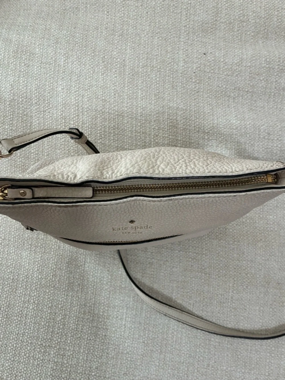 kate spade EUC Cream  Jackson Pebbled Leather Crossbody Bag with Gold Hardware - Picture 8 of 15